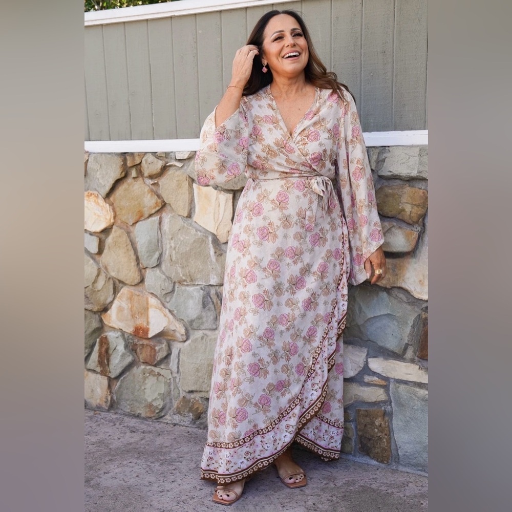 Coco Rose Boutique NWT Rose Garden Kimono Sleeve Floral Wrap Maxi Dress Size M/L